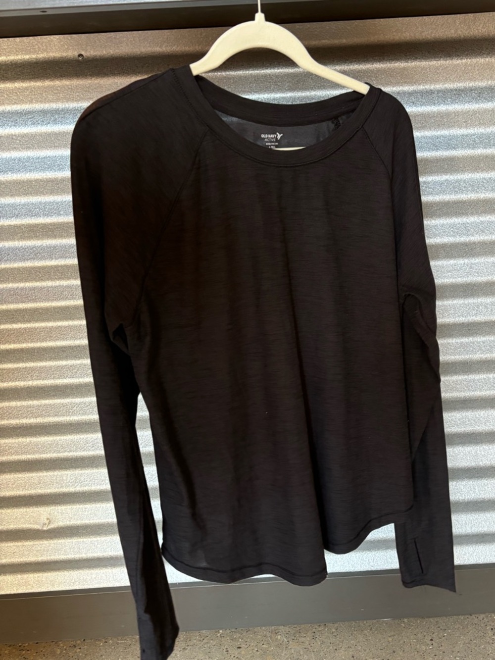 Old Navy Active Black Long Sleeve Crewneck Top